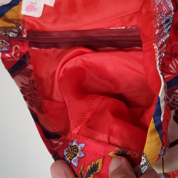 Latiste Shorts Ruffled Hem High Waisted Red/Bugundy Flower Pattern Size S - Picture 9 of 10